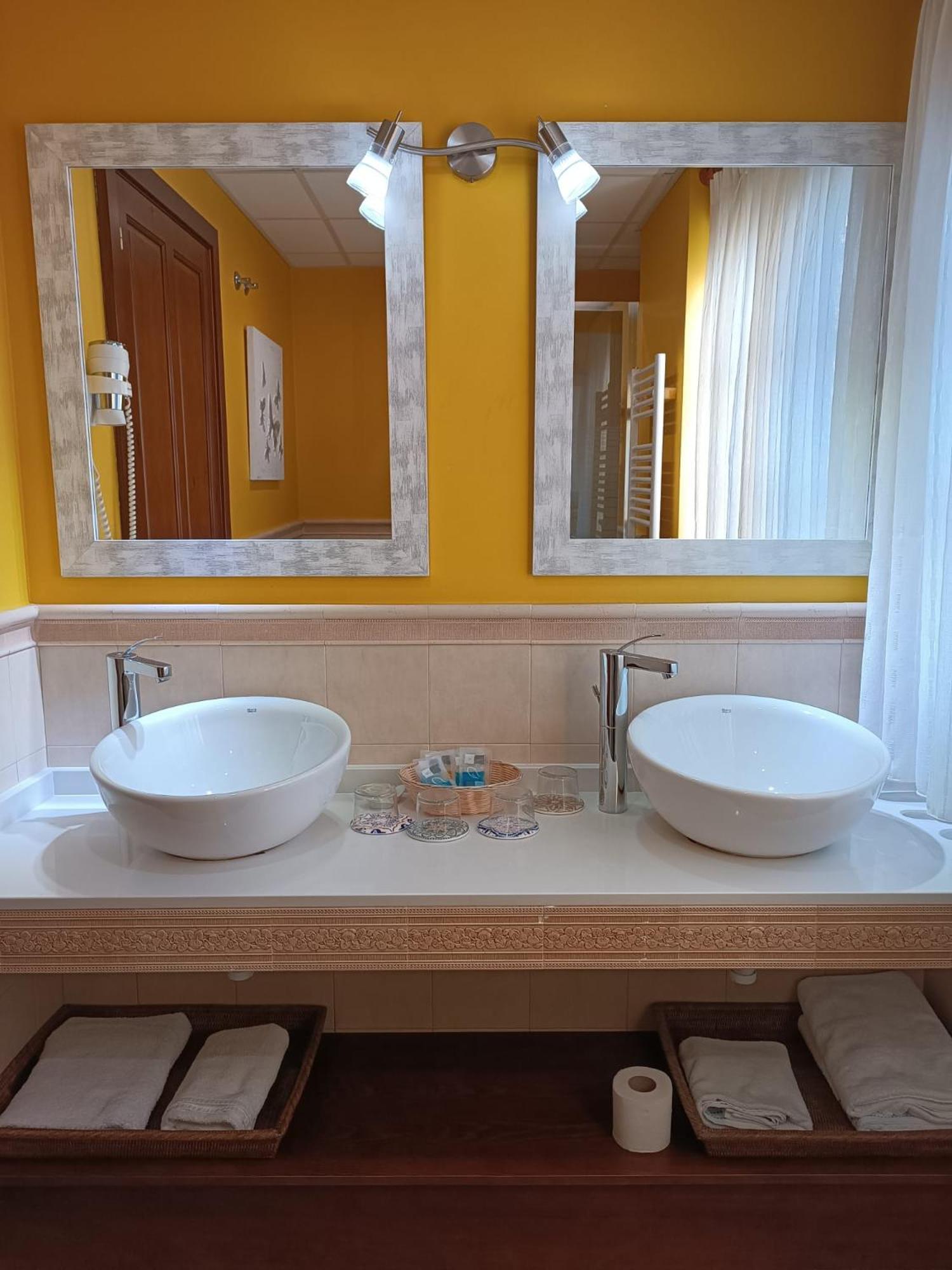 Hotel Rural Foncubierta Soto del Barco Kültér fotó